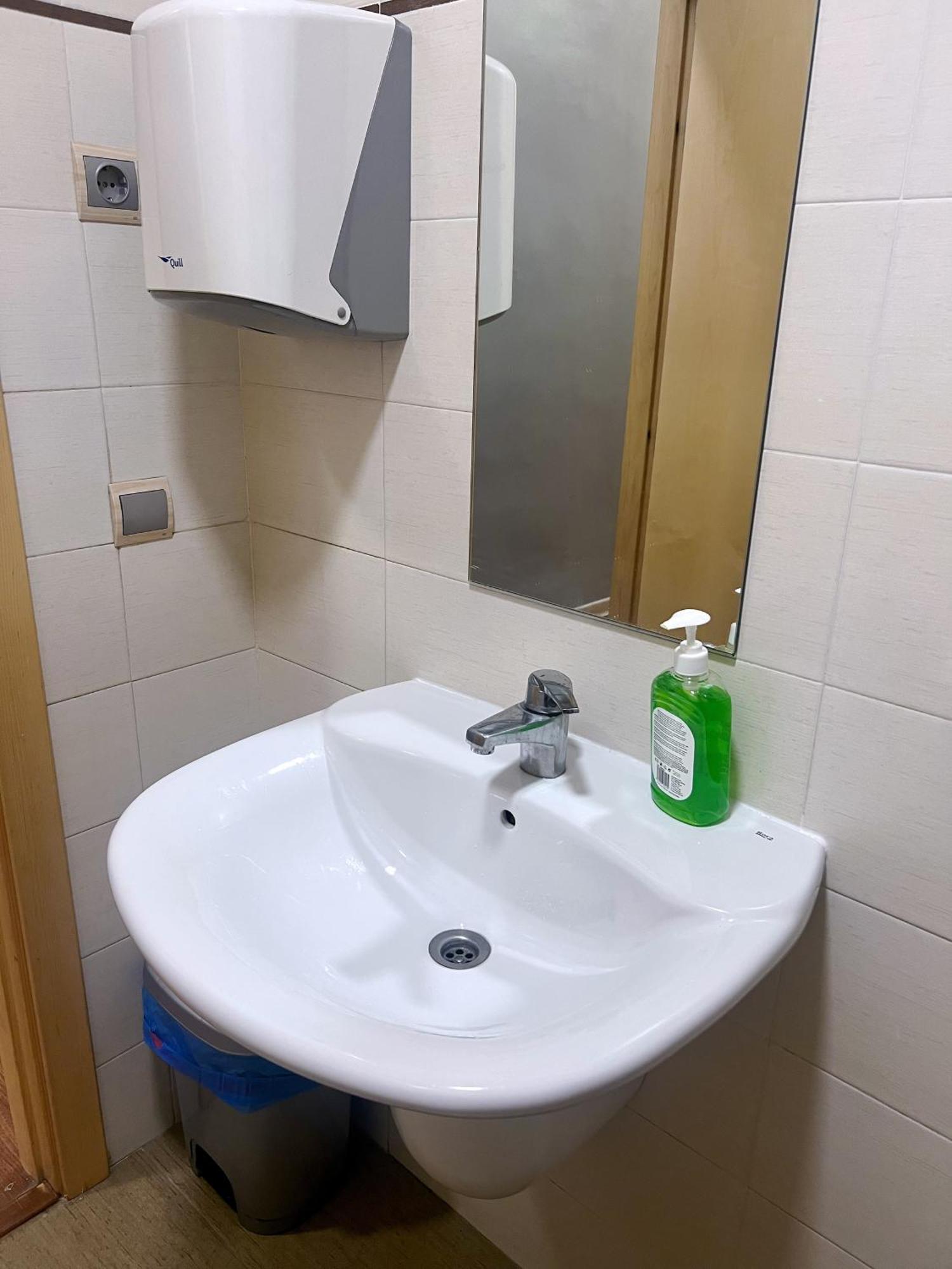 Hostel Acacias Madrid Kültér fotó